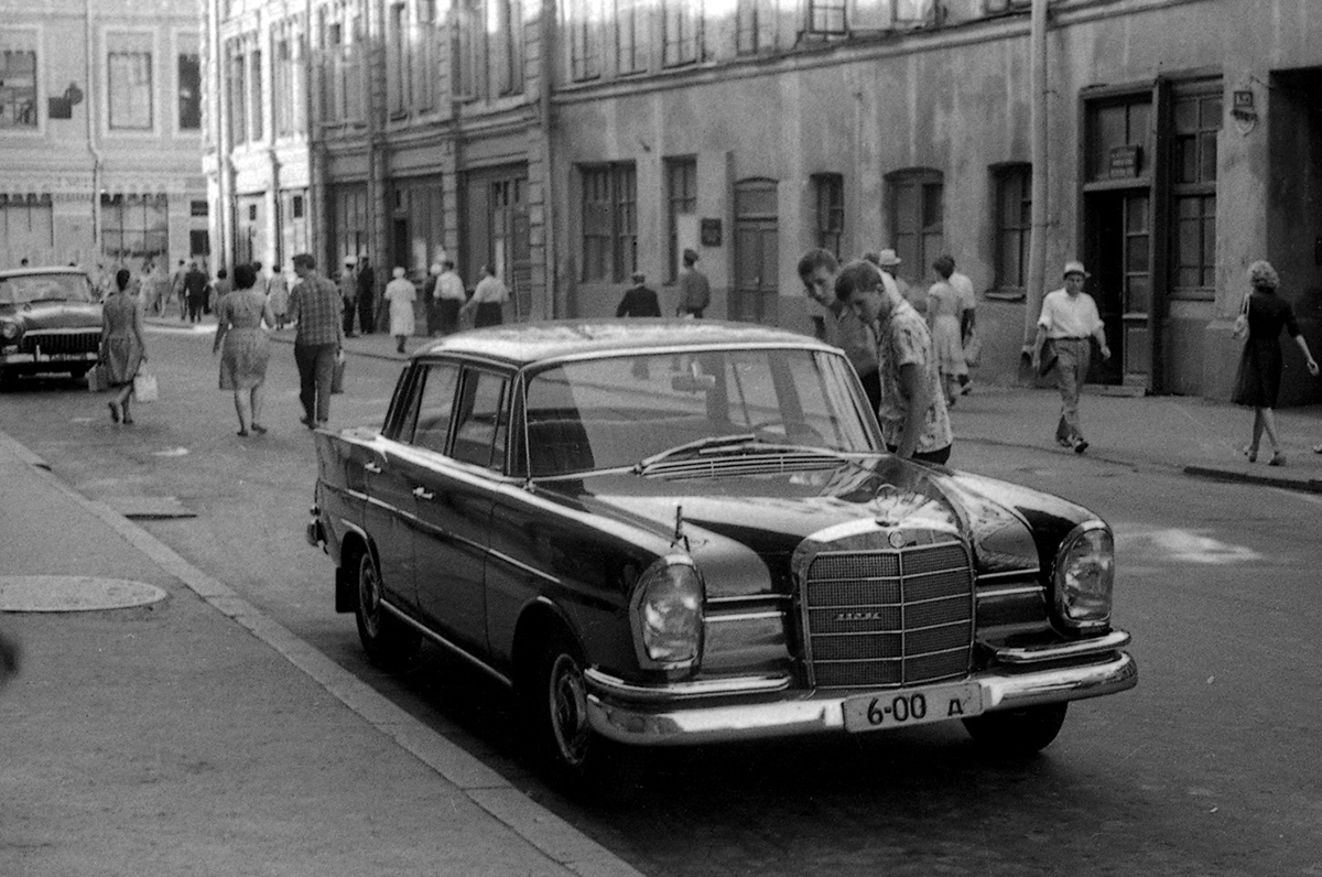 Москва, № 6-00 Д — Mercedes-Benz (W111/W112) '59-65