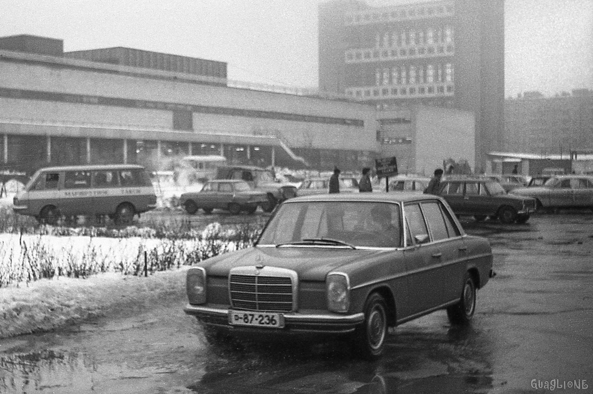 Москва, № D-87-236 — Mercedes-Benz (W114/W115) '72-76