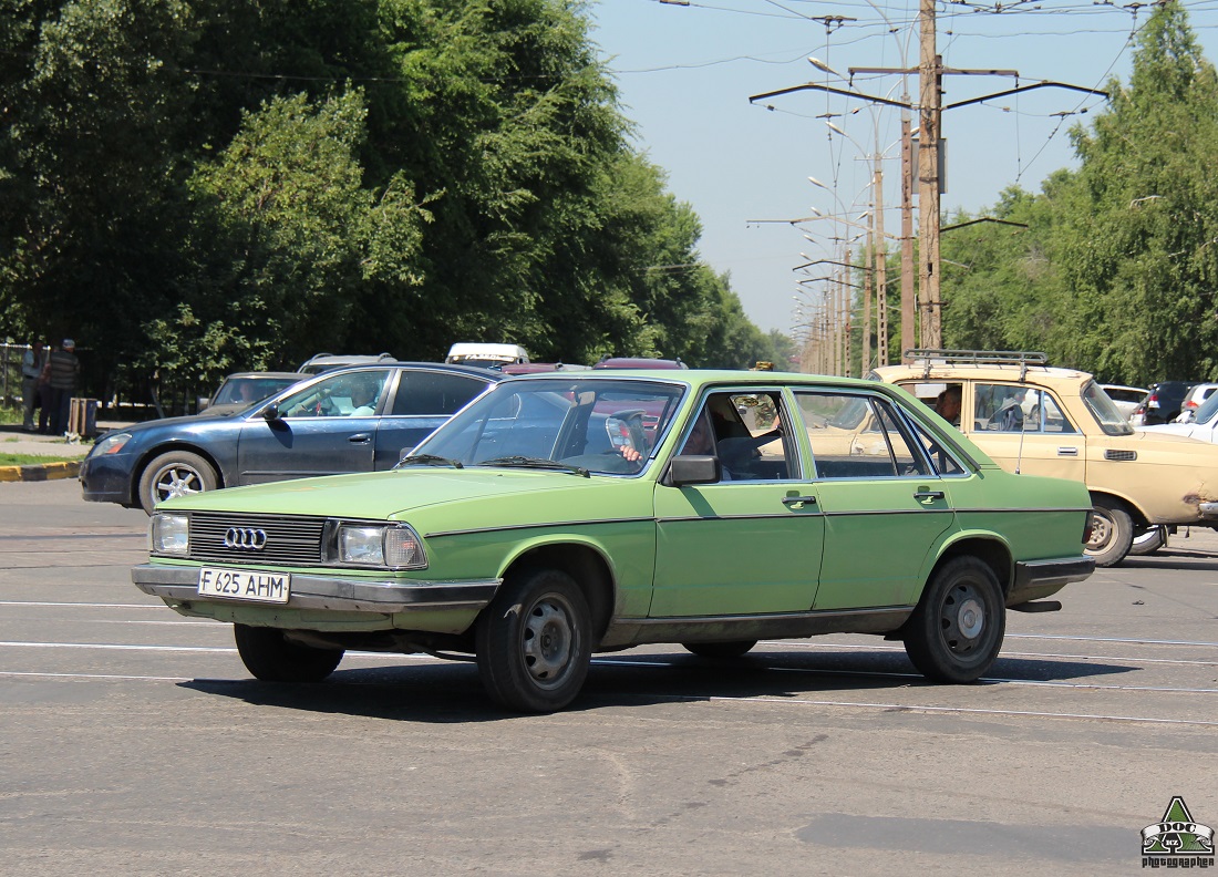 Восточно-Казахстанская область, № F 625 AHM — Audi 100 (C2) '76-83