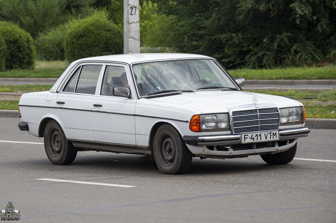 Восточно-Казахстанская область, № F 411 VTM — Mercedes-Benz (W123) '76-86