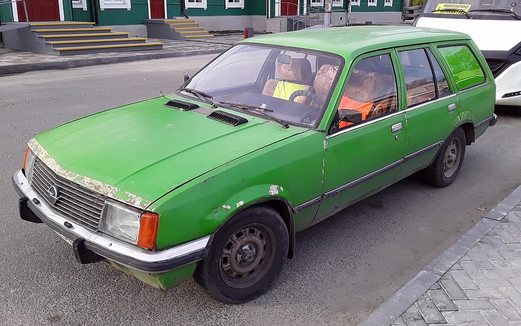 Карелия, № Е 234 СА 10 — Opel Rekord (E1) '77-82
