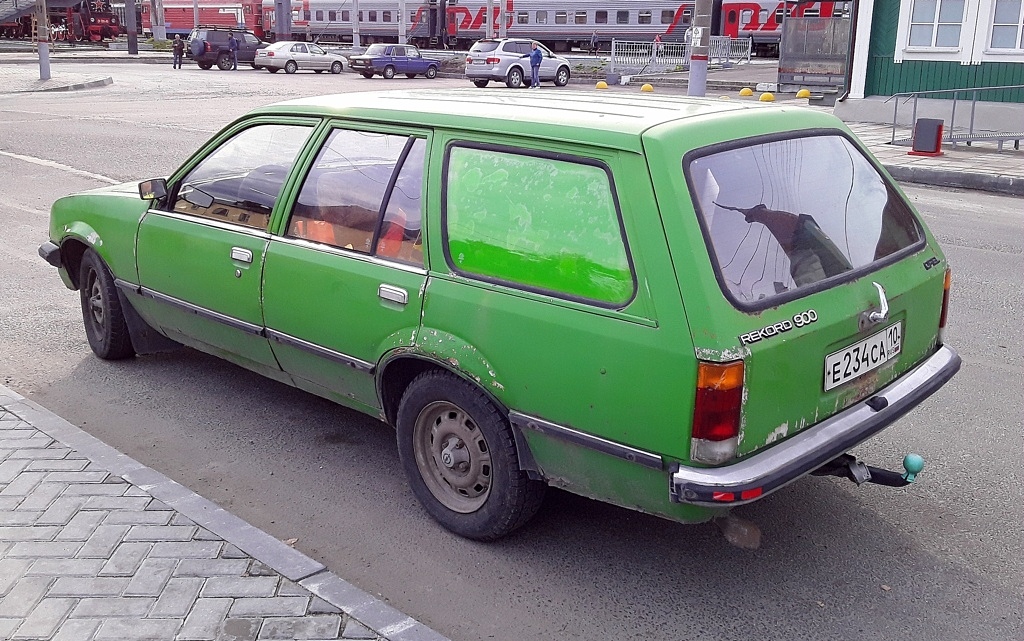 Карелия, № Е 234 СА 10 — Opel Rekord (E1) '77-82