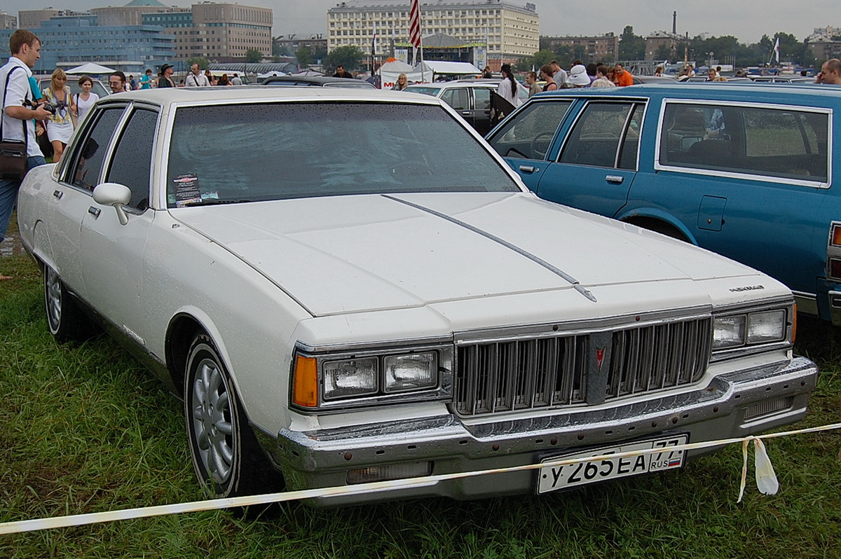Москва, № У 265 ЕА 77 — Pontiac Parisienne (5G) '77-86; Москва — Автоэкзотика 2008