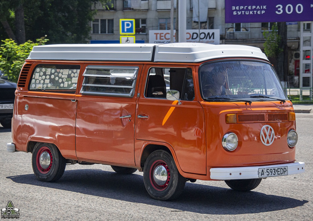 Алматы, № A 593 EDP — Volkswagen Typ 2 (T2) '67-13