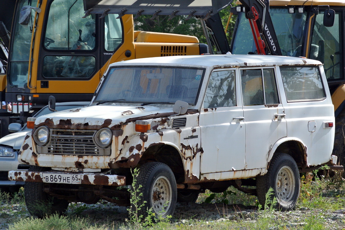 Сахалинская область, № В 869 НЕ 65 — Toyota Land Cruiser (J50) '67-80