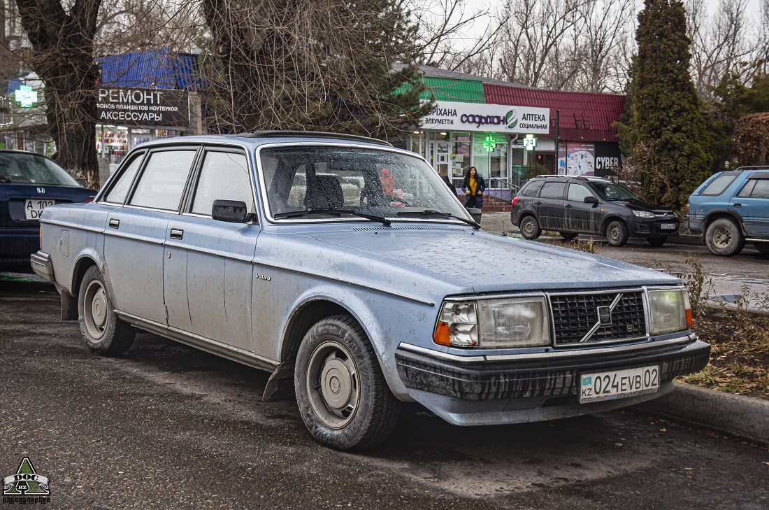 Алматы, № 024 EVB 02 — Volvo 244 GL '79-81