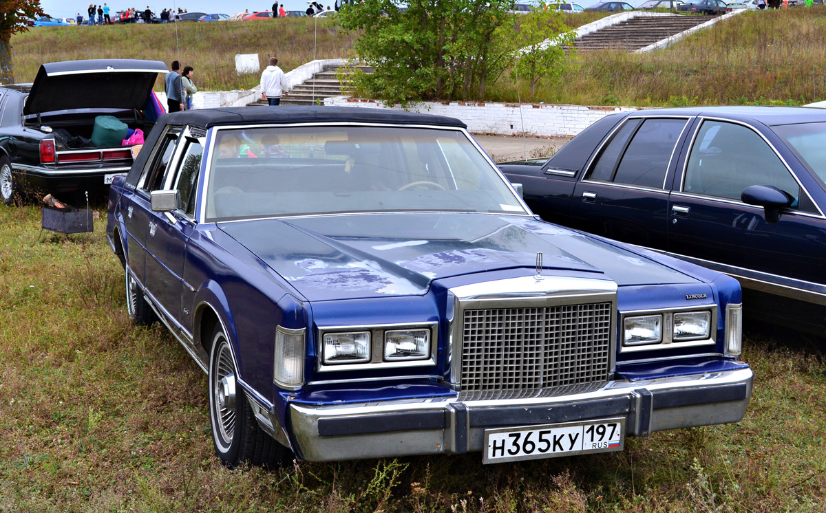 Москва, № Н 365 КУ 197 — Lincoln Town Car (1G) '81-89; Калужская область — Автомобильный фестиваль "Автострада"