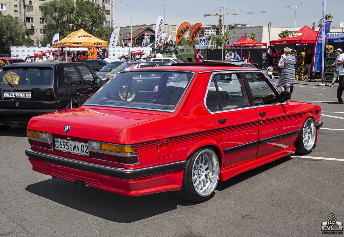 Алматы, № 695 SWA 02 — BMW 5 Series (E28) '82-88