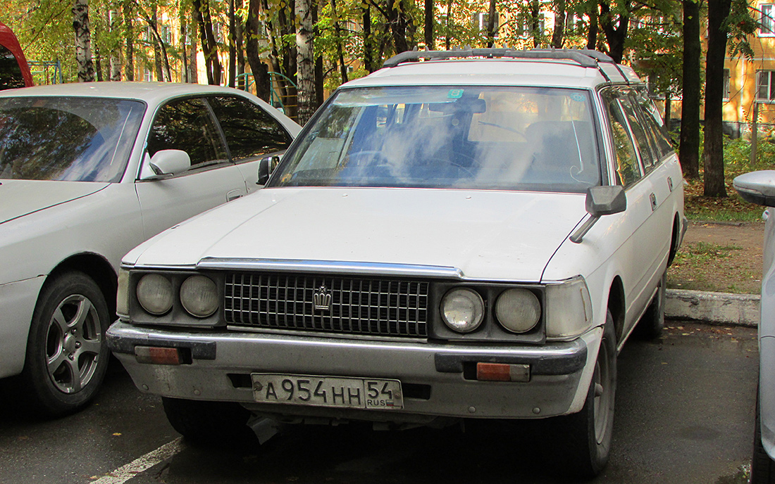 Новосибирская область, № А 954 НН 54 — Toyota Crown (S130) '87-91