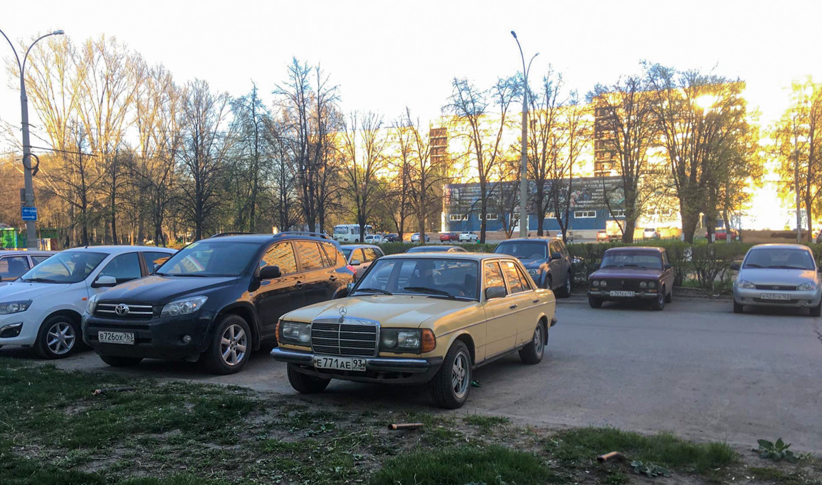 Краснодарский край, № Е 771 АЕ 93 — Mercedes-Benz (W123) '76-86