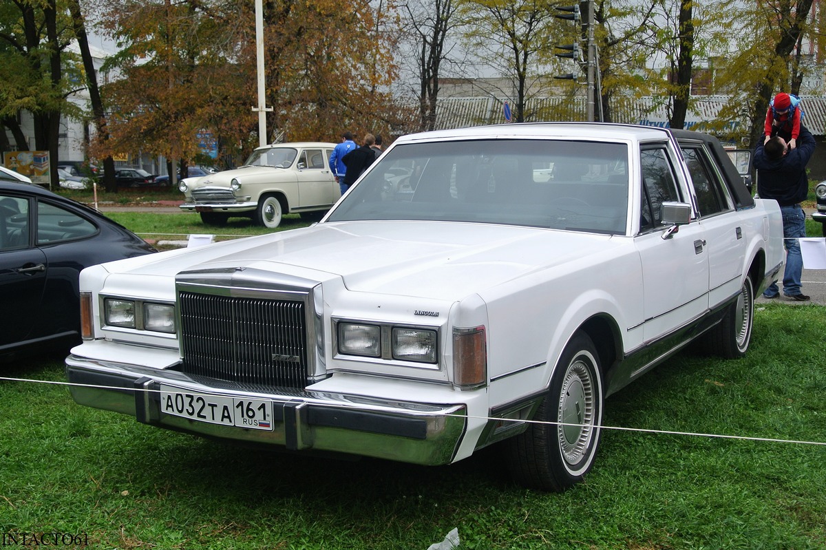 Ростовская область, № А 032 ТА 161 — Lincoln Town Car (1G) '81-89