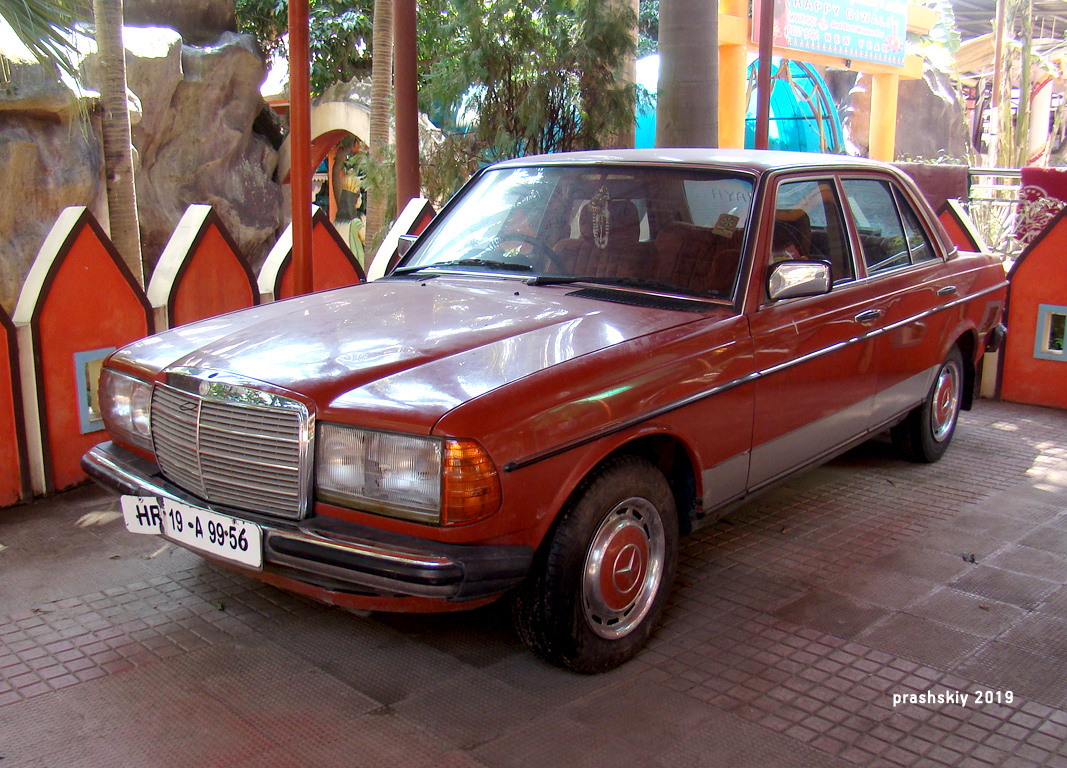 Индия, № HR 19-A 9956 — Mercedes-Benz (W123) '76-86