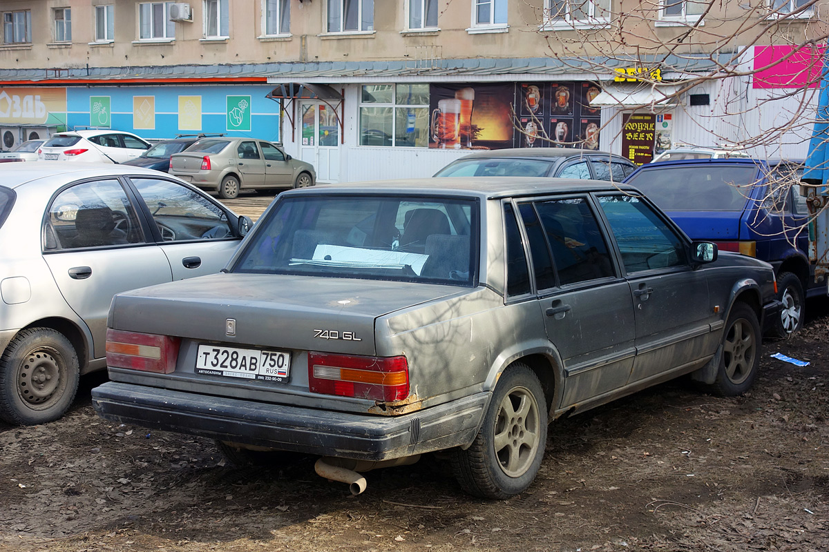 Саратовская область, № Т 328 АВ 750 — Volvo 740 '84-92