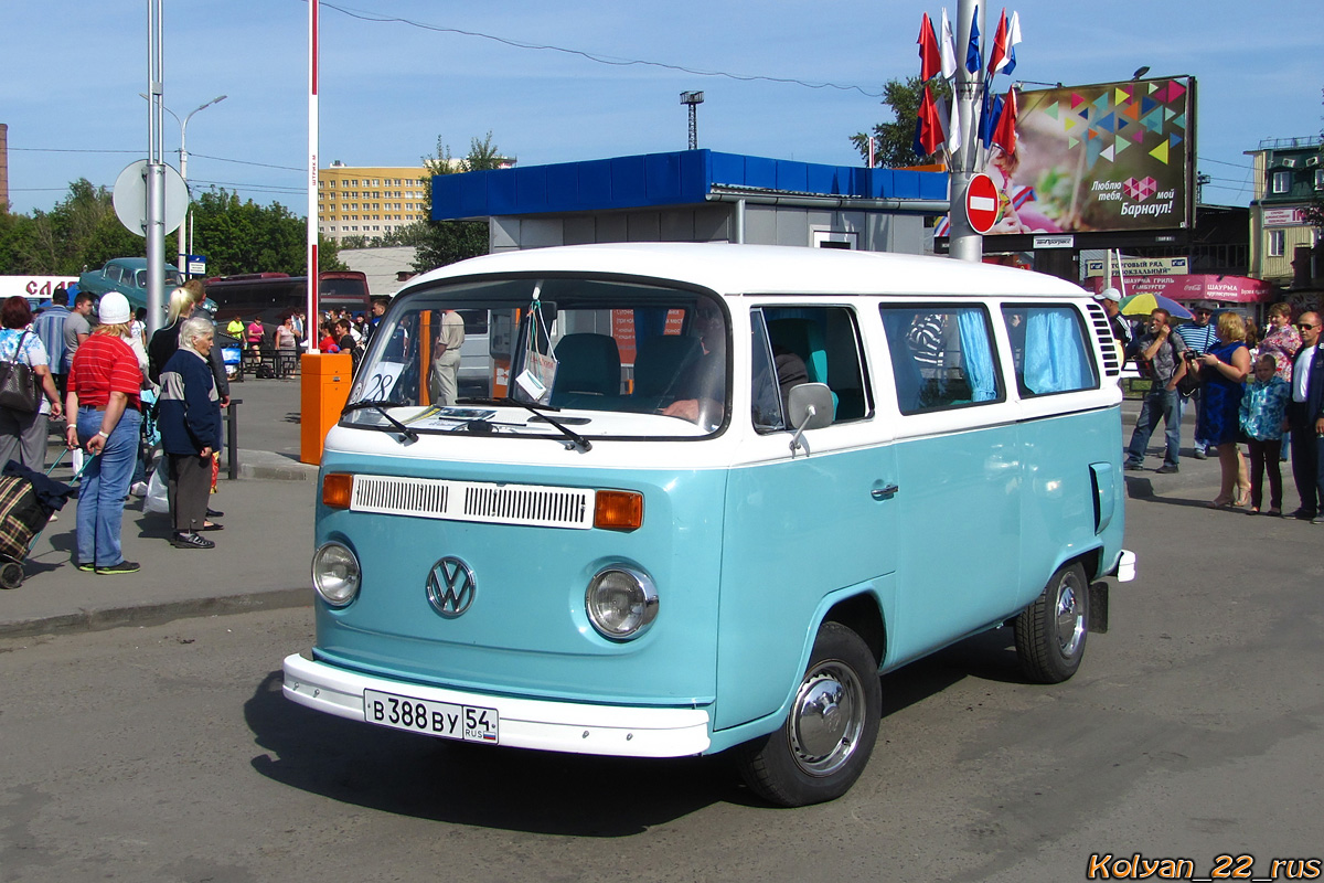 Новосибирская область, № В 388 ВУ 54 — Volkswagen Typ 2 (T2) '67-13; Алтайский край — Выставки ко Дню города. Барнаул. 2014 год