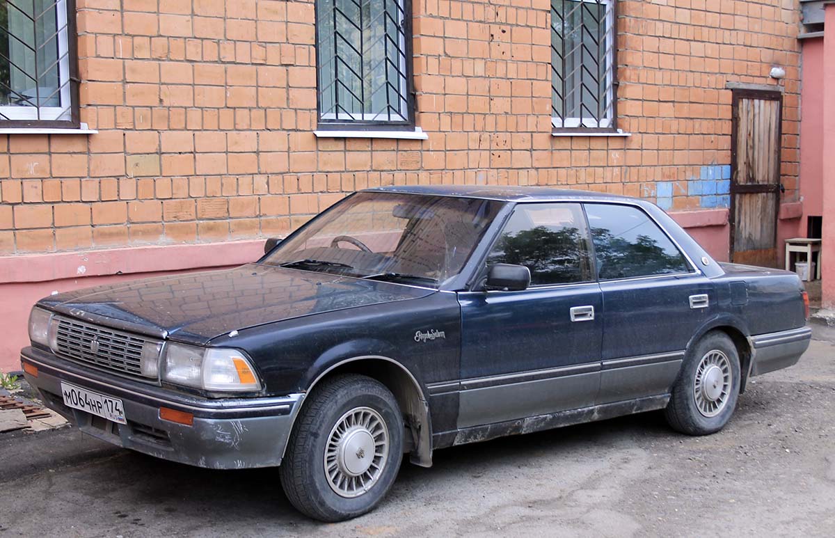 Удмуртия, № М 064 НР 174 — Toyota Crown (S130) '87-91