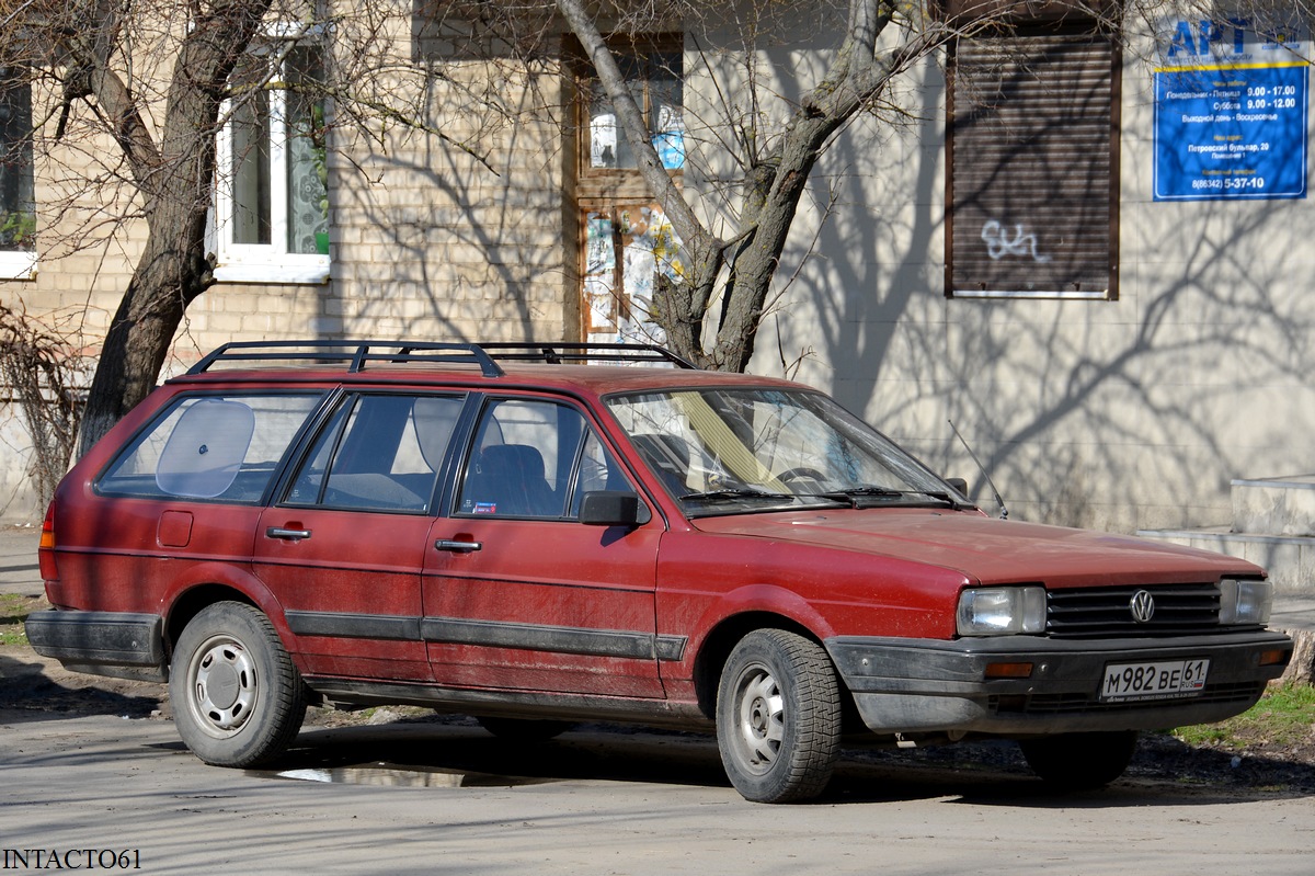 Ростовская область, № М 982 ВЕ 61 — Volkswagen Passat (B2) '80-88