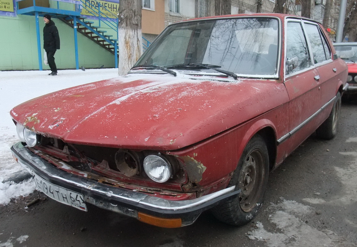 Саратовская область, № Е 194 ТН 64 — BMW 5 Series (E12) '72-81