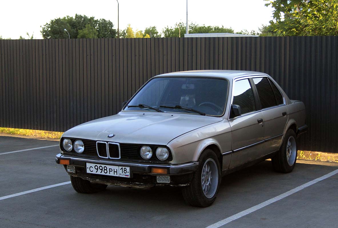 Удмуртия, № С 998 РН 18 — BMW 3 Series (E30) '82-94