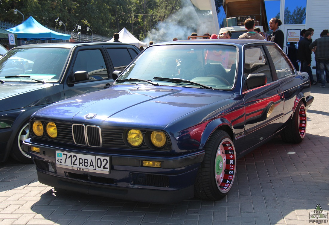 Алматы, № 712 RBA 02 — BMW 3 Series (E30) '82-94