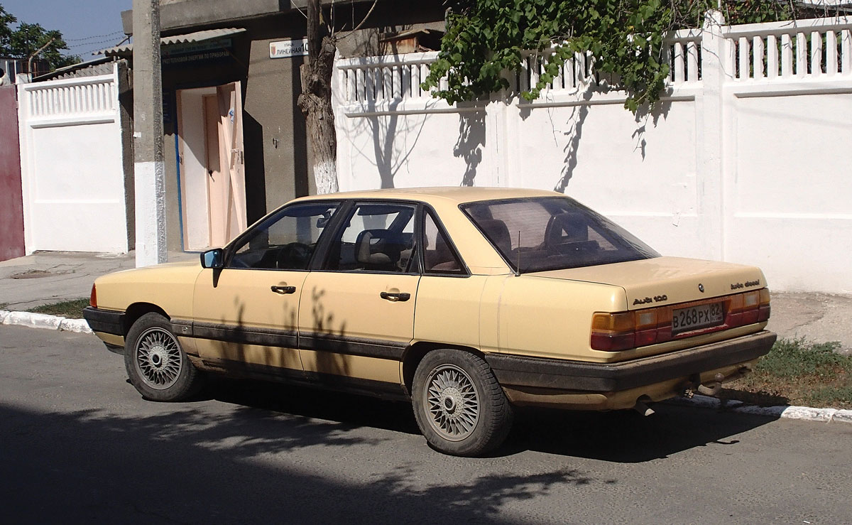 Крым, № В 268 РХ 82 — Audi 100 (C3) '82-91