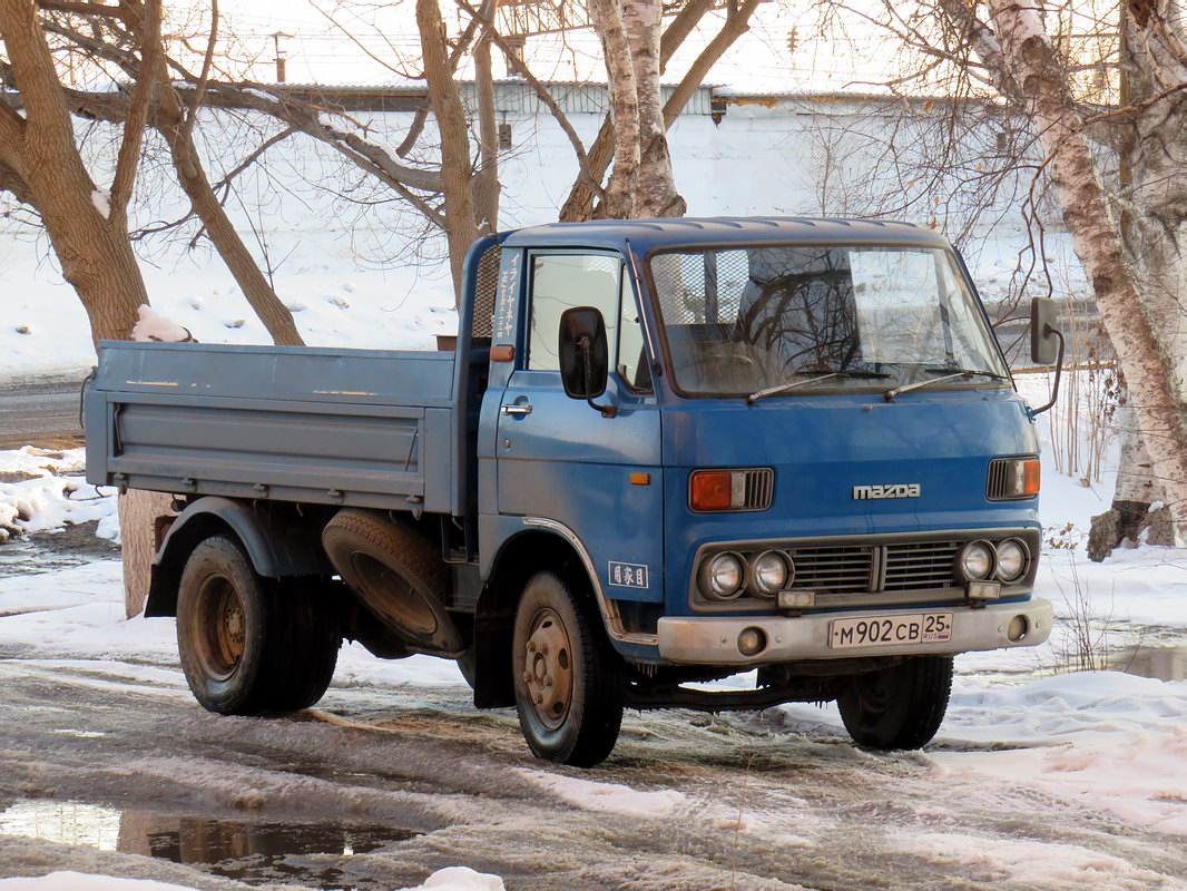 Приморский край, № М 902 СВ 25 — Mazda Titan (1G) '71-80