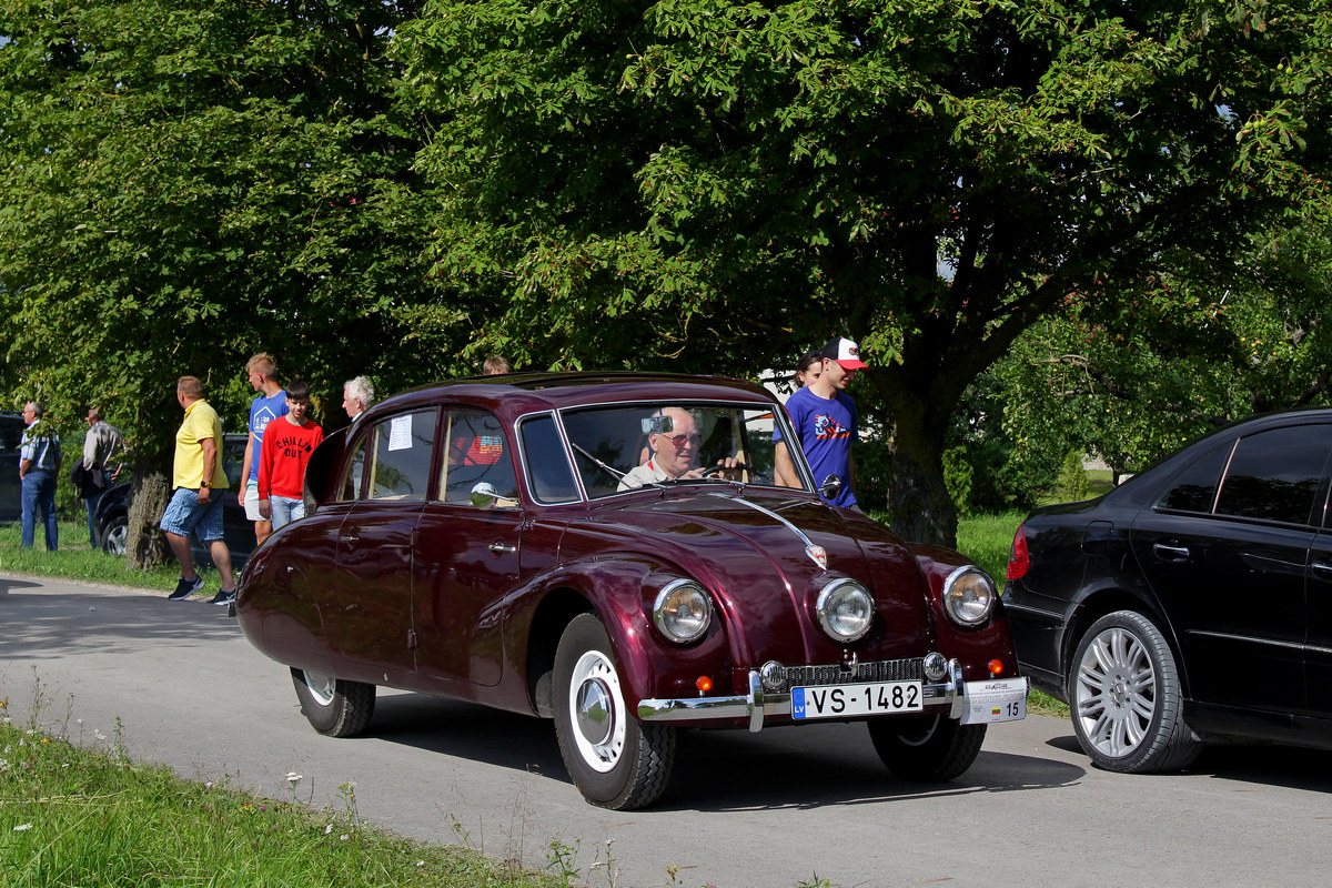 Латвия, № VS-1482 — Tatra 87 '36-50; Литва — Nesenstanti klasika 2020