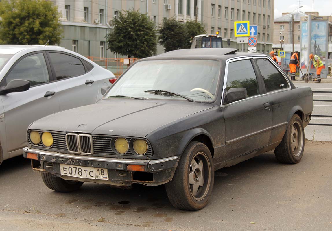 Удмуртия, № Е 078 ТС 18 — BMW 3 Series (E30) '82-94