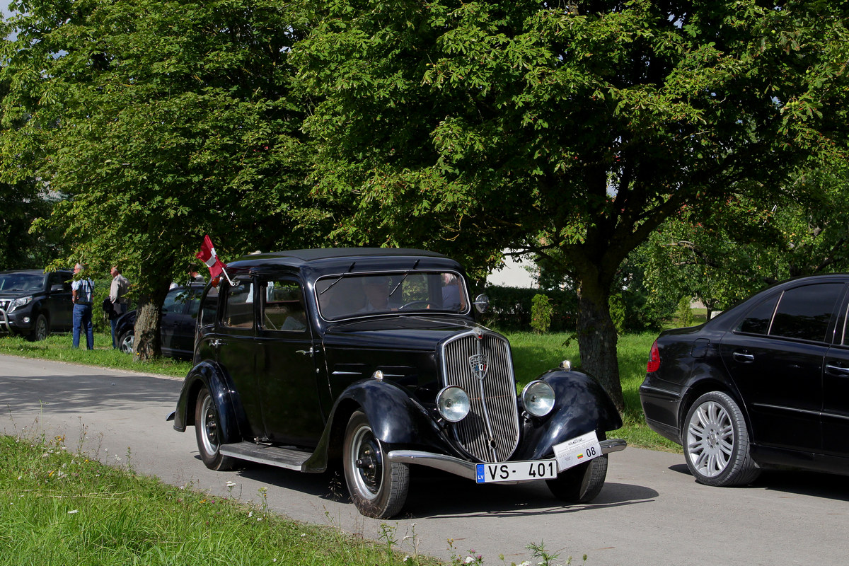Латвия, № VS-401 — Peugeot 401 '34-35; Литва — Nesenstanti klasika 2020