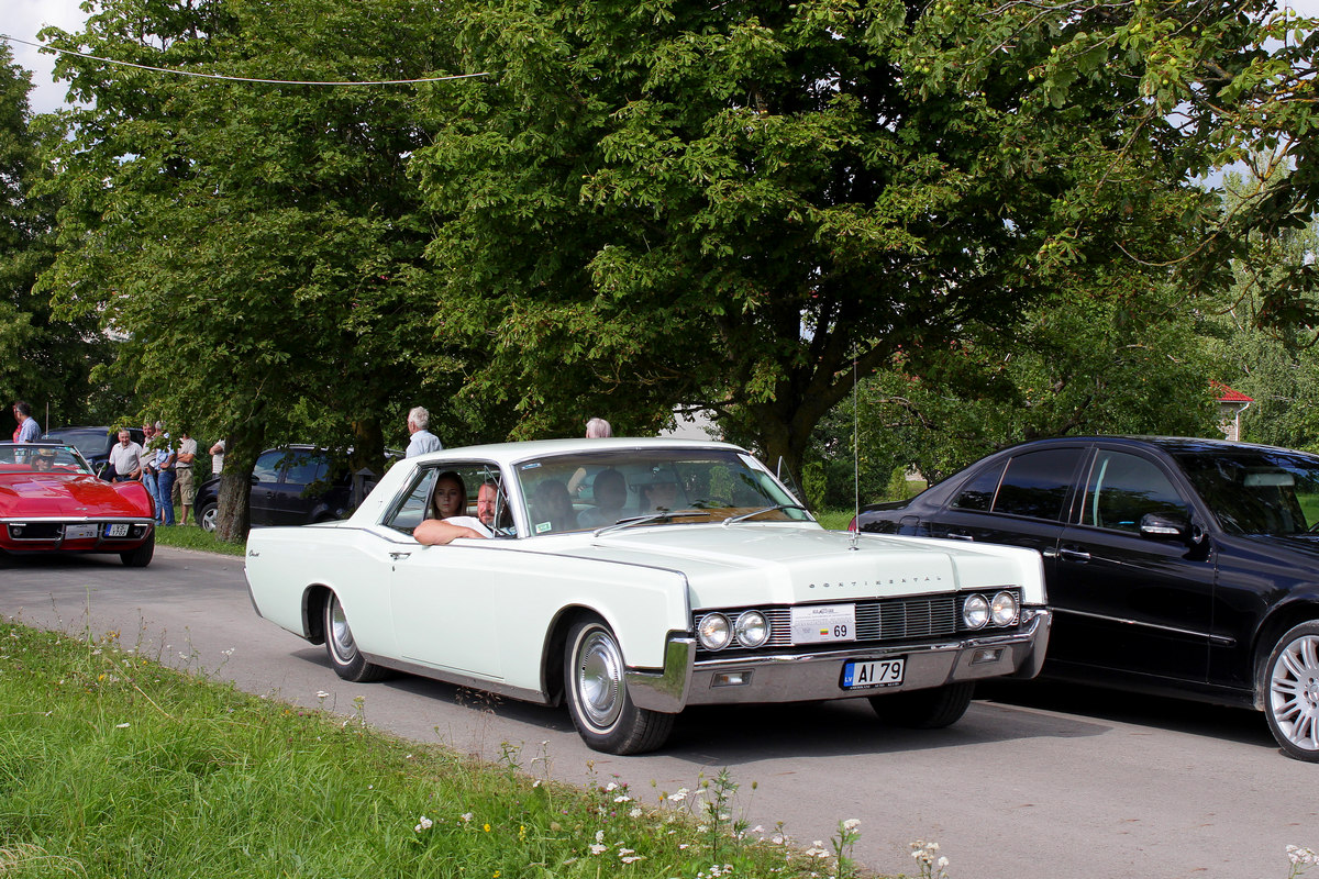 Латвия, № AI-79 — Lincoln Continental (4G) '61-69; Литва — Nesenstanti klasika 2020