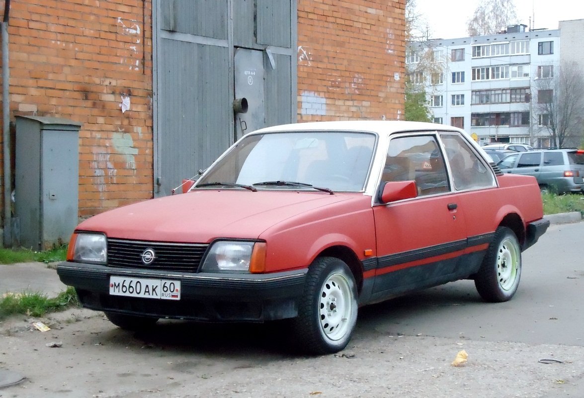 Псковская область, № М 660 АК 60 — Opel Ascona (C) '81-88