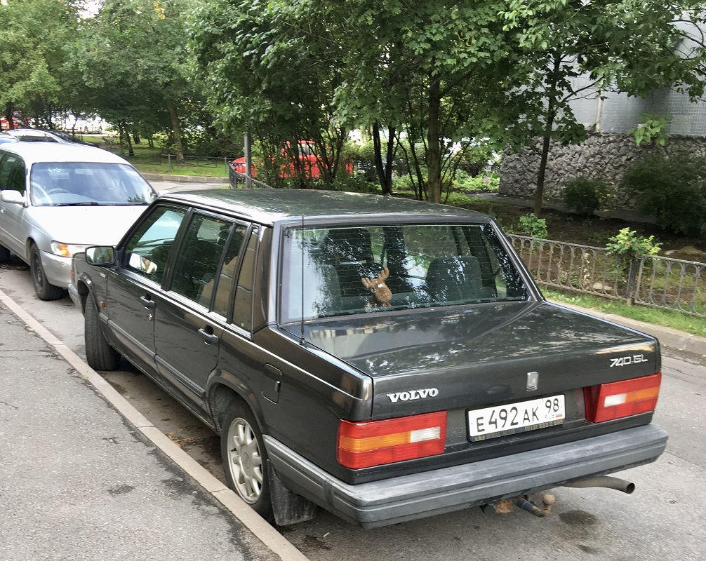 Санкт-Петербург, № Е 492 АК 98 — Volvo 740 '84-92