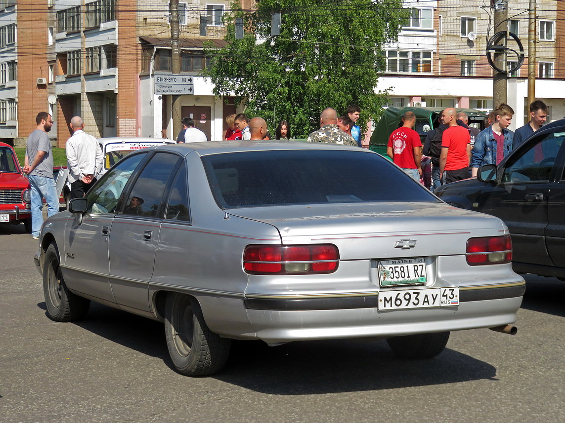 Кировская область, № М 693 АУ 43 — Chevrolet Caprice (4G) '90-96