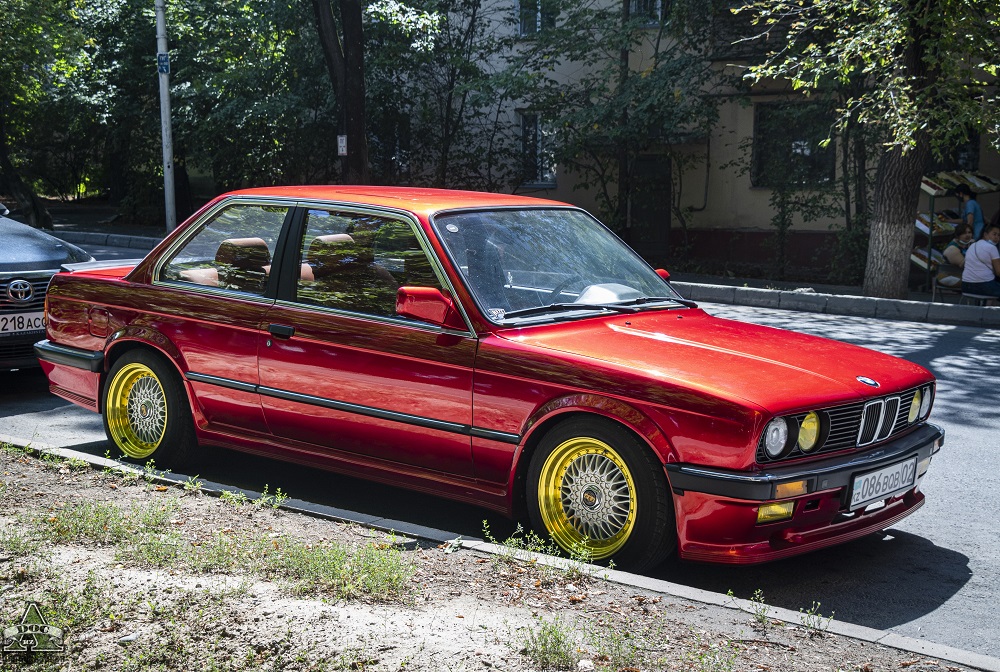 Алматы, № 086 BQB 02 — BMW 3 Series (E30) '82-94