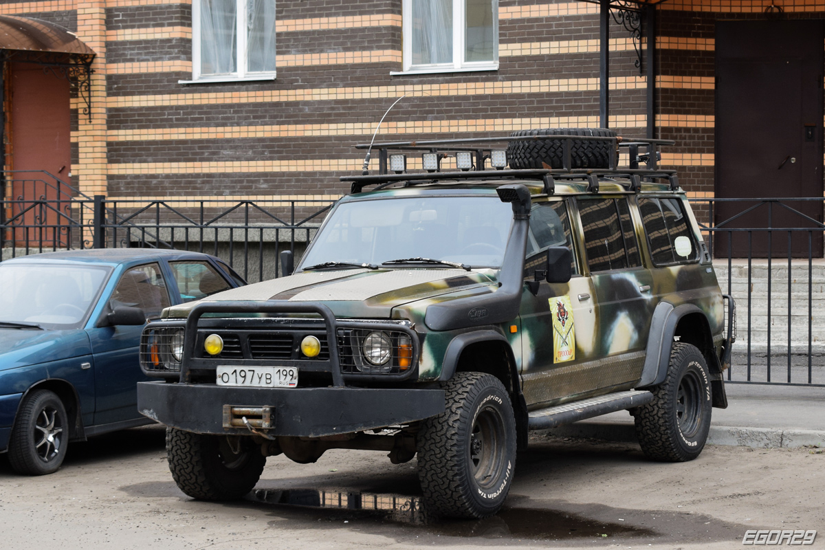 Архангельская область, № О 197 УВ 199 — Nissan Patrol/Safari  (Y60) '87-97; Москва — Вне региона
