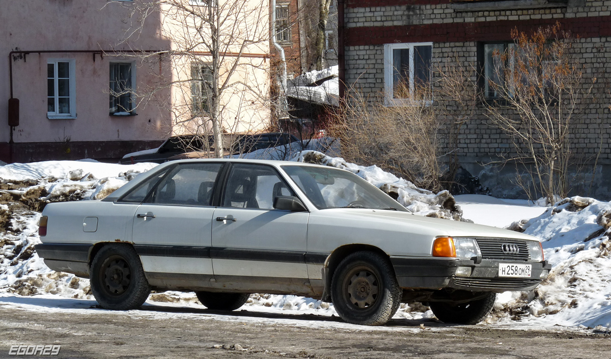 Архангельская область, № Н 258 ОМ 29 — Audi 100 (C3) '82-91
