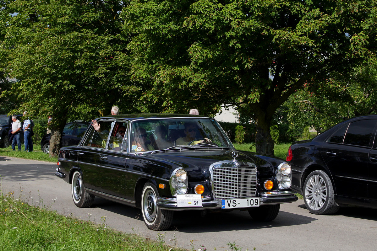 Латвия, № VS-109 — Mercedes-Benz (W108/W109) '66-72; Литва — Nesenstanti klasika 2020