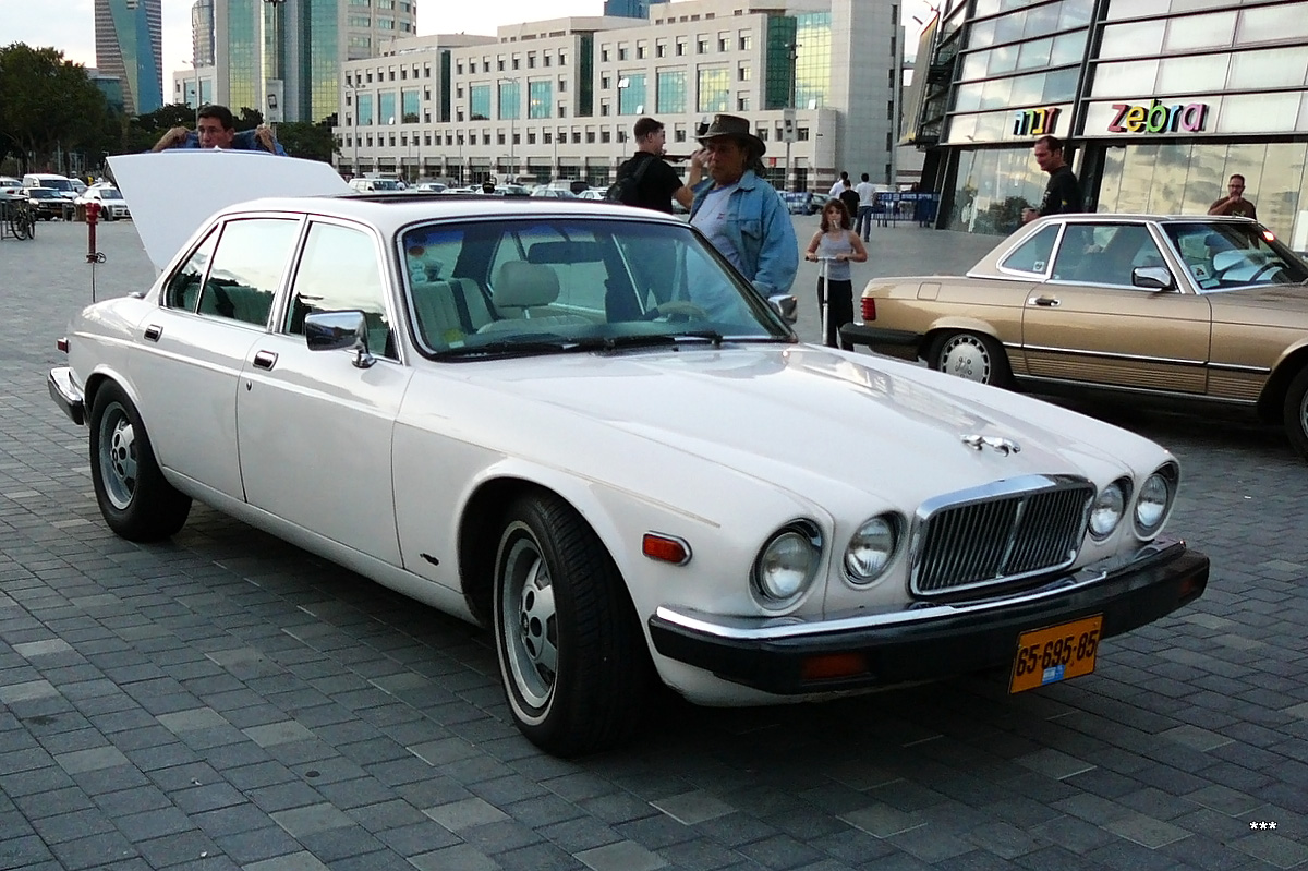 Израиль, № 65-695-85 — Jaguar XJ (Series I) '68-73
