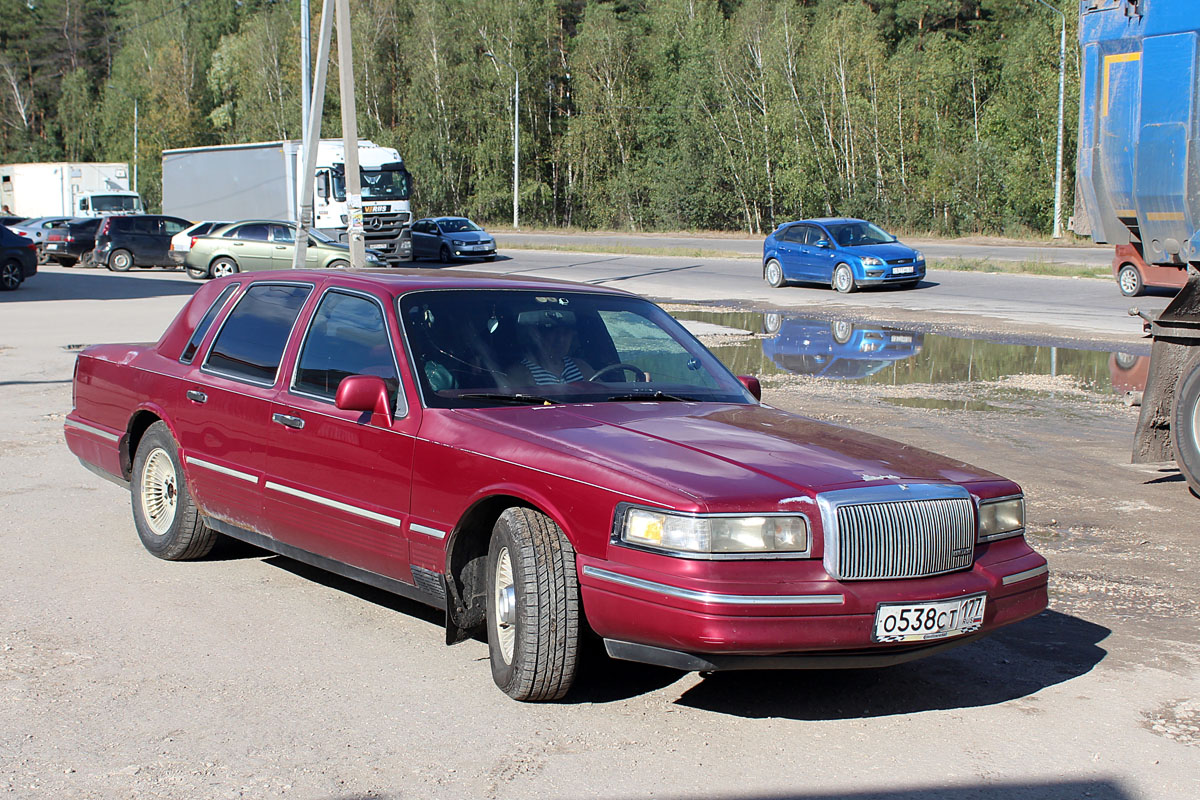 Москва, № О 538 СТ 177 — Lincoln Town Car (2G) '90-97