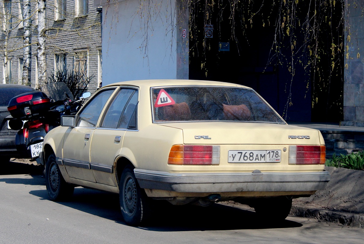Санкт-Петербург, № У 768 АМ 178 — Opel Rekord (E2) '82-86