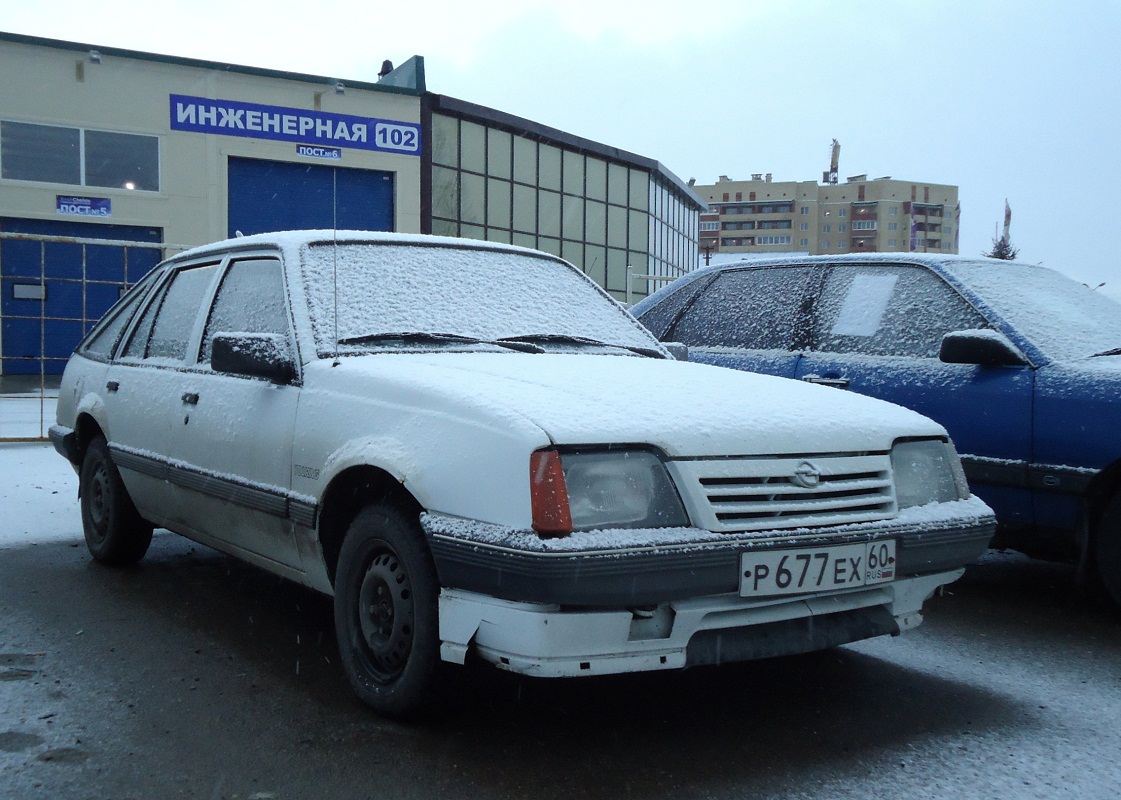 Псковская область, № Р 677 ЕХ 60 — Opel Ascona (C) '81-88