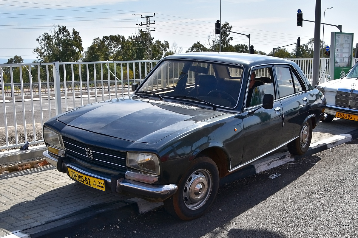 Израиль, № 20-205-82 — Peugeot 504 '68-83