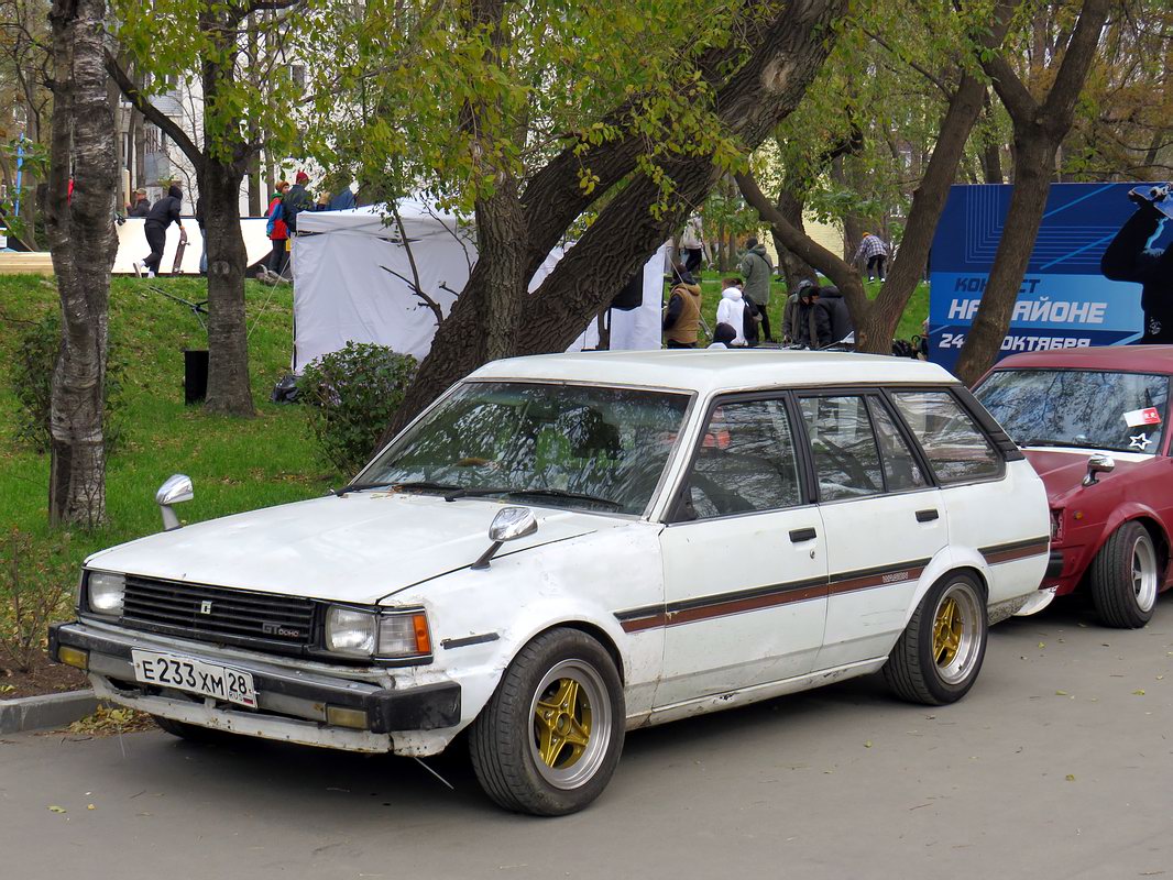 Амурская область, № Е 233 ХМ 28 — Toyota Corolla (E70) '79-87