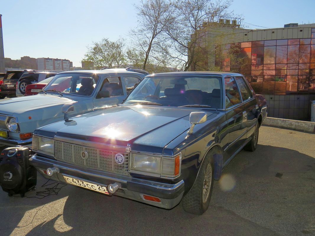Приморский край, № С 433 СС 25 — Toyota Crown (S110) '79-83; Приморский край — Встречи клуба ретро и тюнинговых автомобилей «Иноходец»