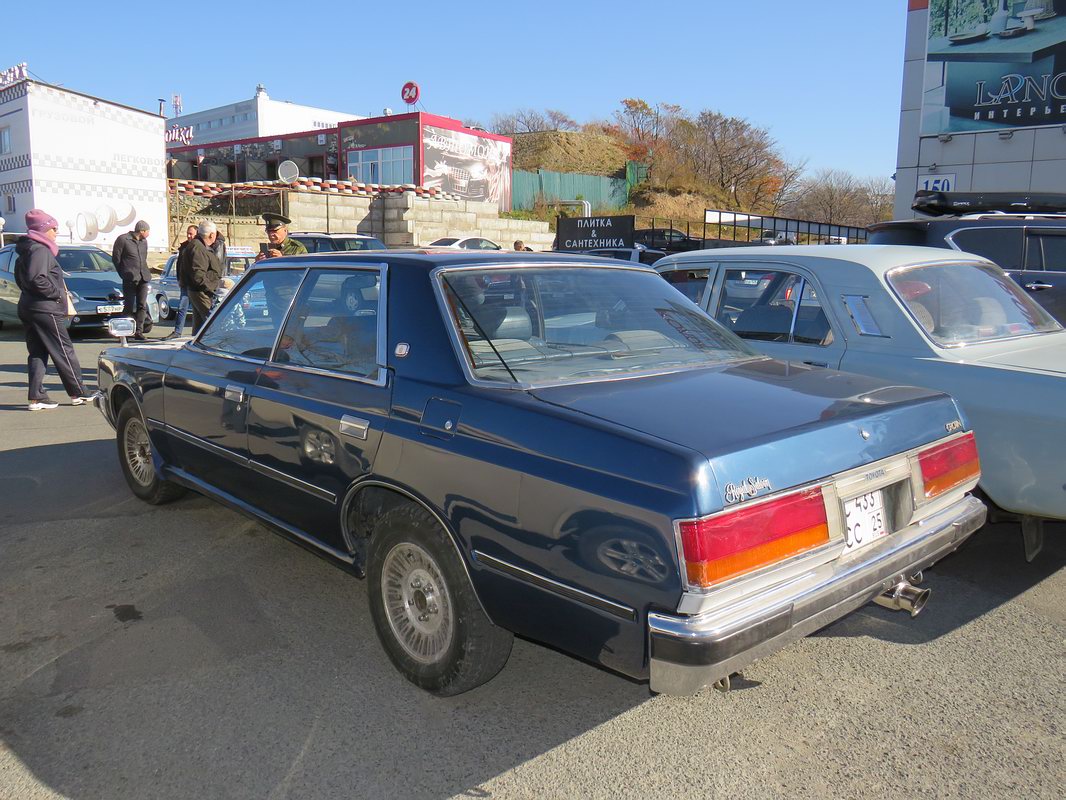 Приморский край, № С 433 СС 25 — Toyota Crown (S110) '79-83; Приморский край — Встречи клуба ретро и тюнинговых автомобилей «Иноходец»