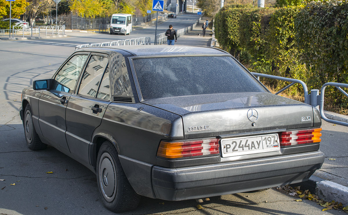 Москва, № Р 244 АУ 197 — Mercedes-Benz (W201) '82-93
