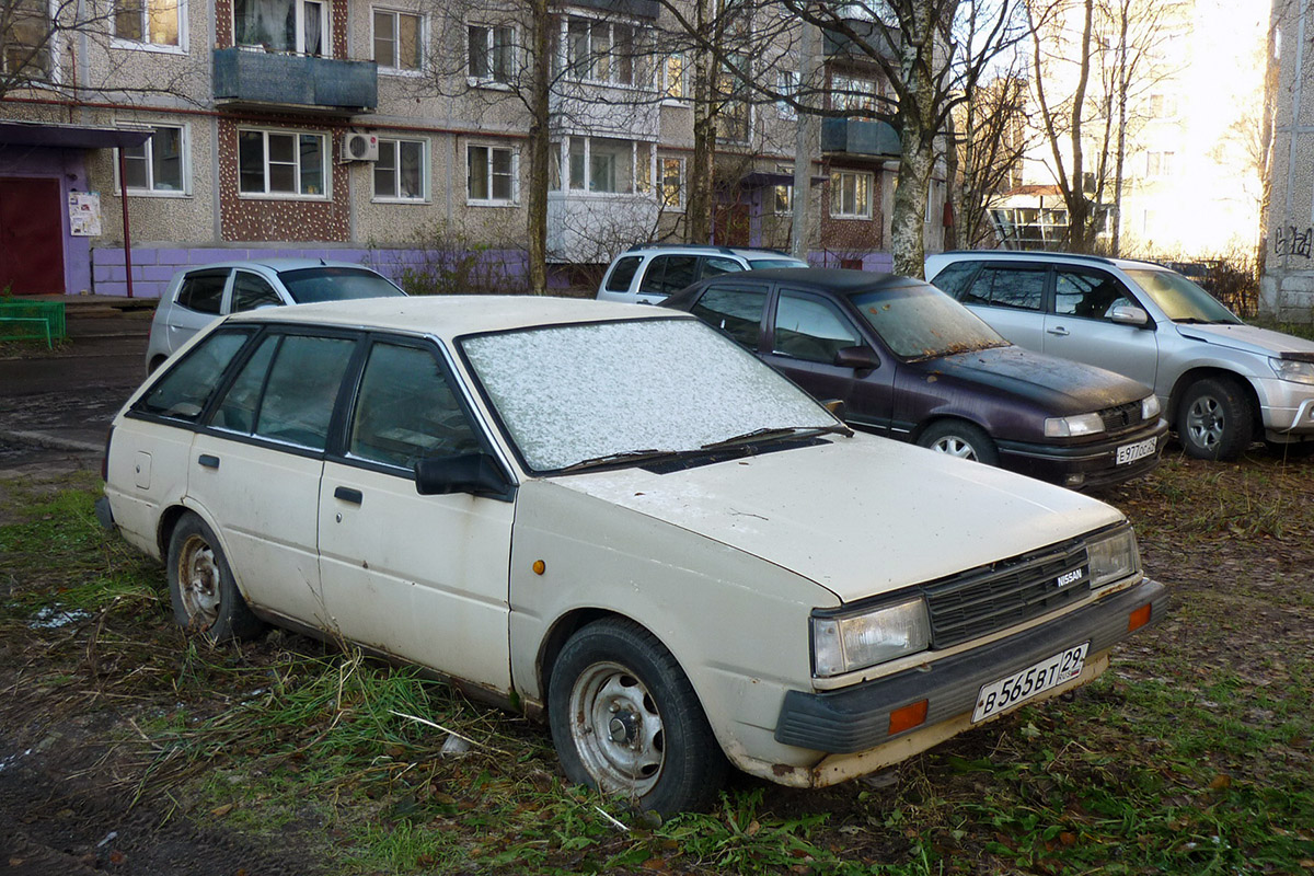 Архангельская область, № В 565 ВТ 29 — Nissan Sunny (B11) '81-85