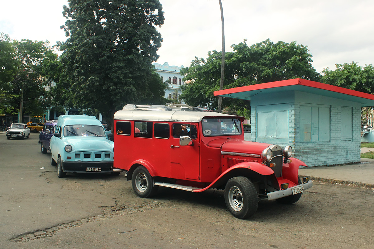 Куба, № P 040 668 — Ford (общая модель)