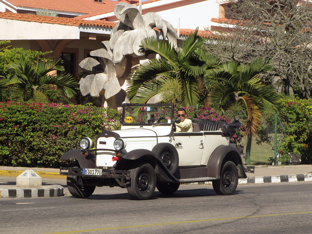 Куба, № B 081 770 — Ford (общая модель)