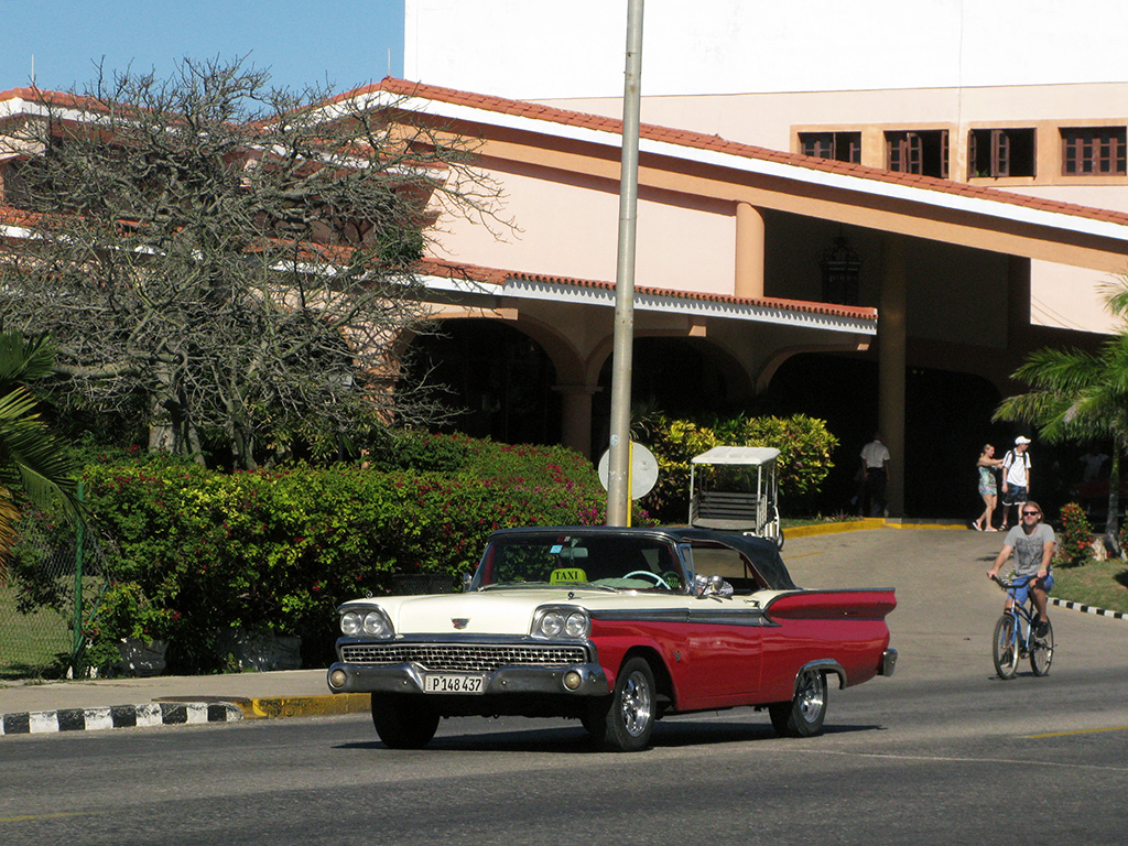 Куба, № P 148 437 — Ford Galaxie (1G) '58-59
