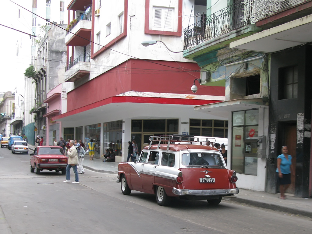 Куба, № P 075 114 — Ford Country Sedan '56